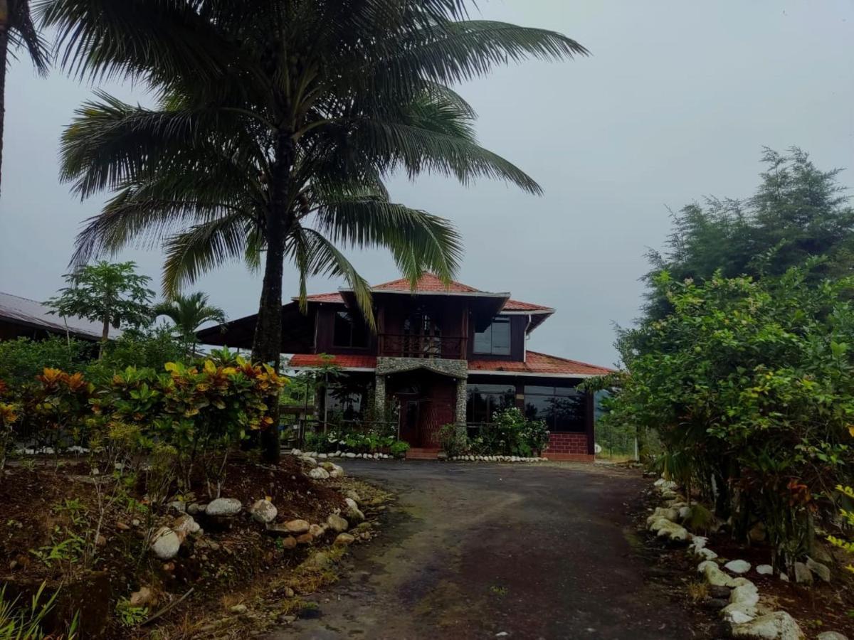 The Roadhouse Bed & Breakfast Tena Exterior foto